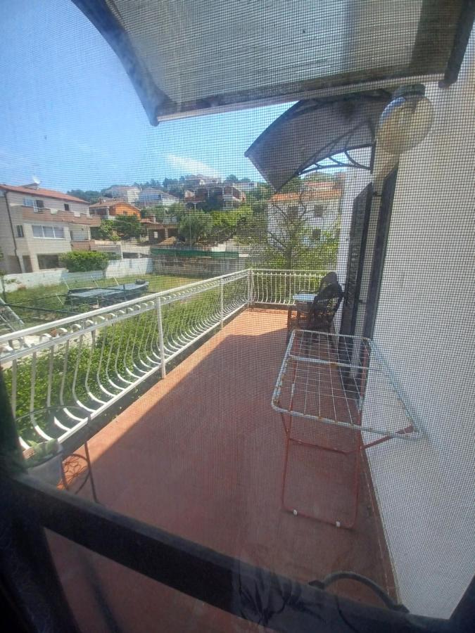 Apartment Bunjo'S Beach House Trogir Luaran gambar