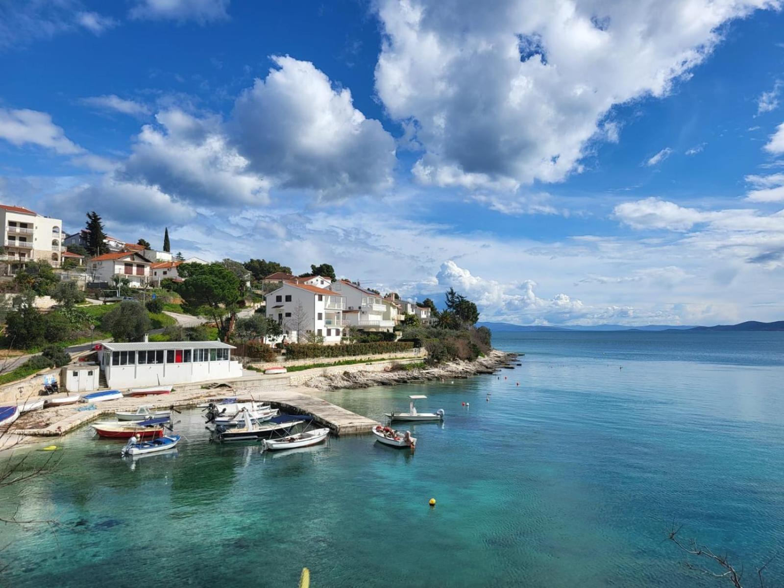 Apartment Bunjo'S Beach House Trogir Luaran gambar