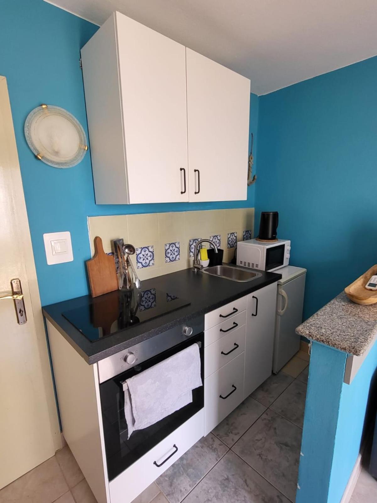 Apartment Bunjo'S Beach House Trogir Luaran gambar