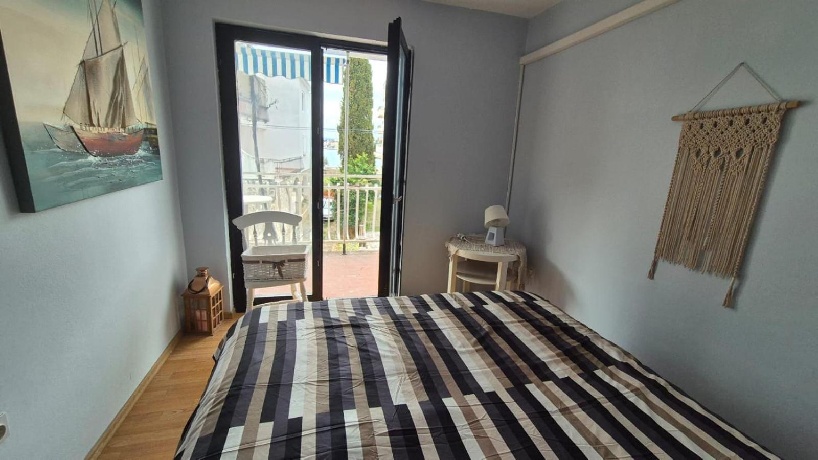 Apartment Bunjo'S Beach House Trogir Luaran gambar
