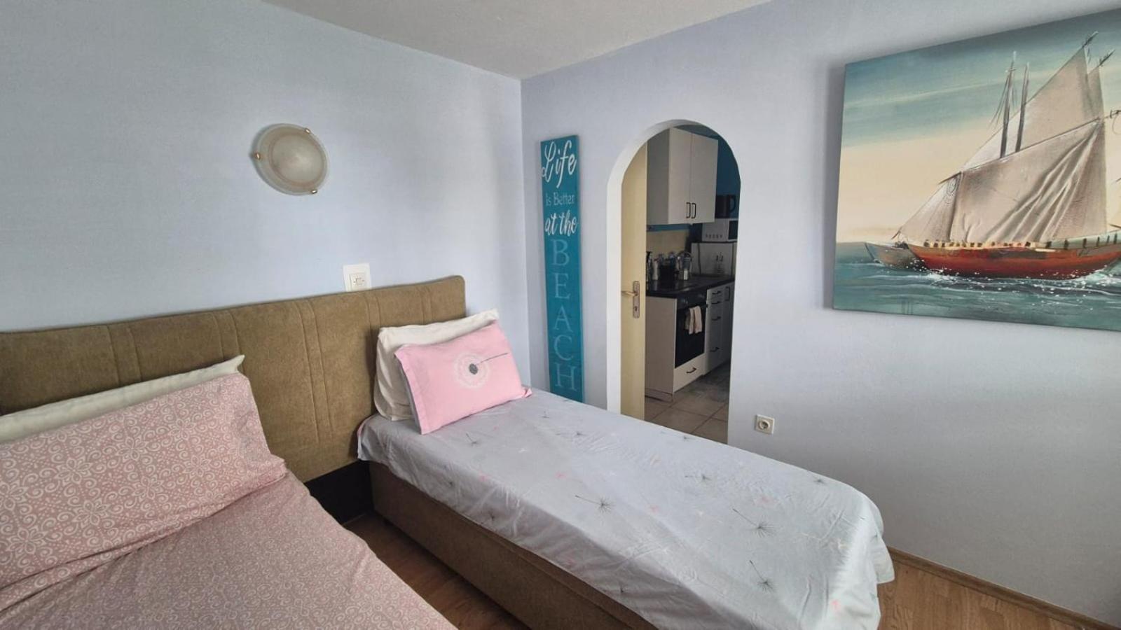 Apartment Bunjo'S Beach House Trogir Luaran gambar