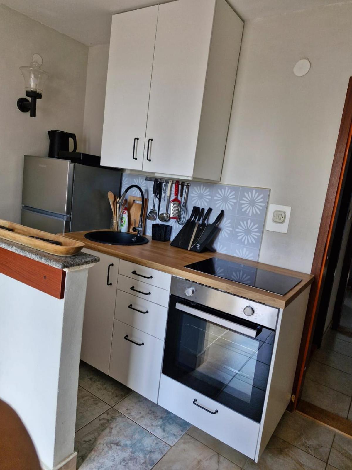 Apartment Bunjo'S Beach House Trogir Luaran gambar